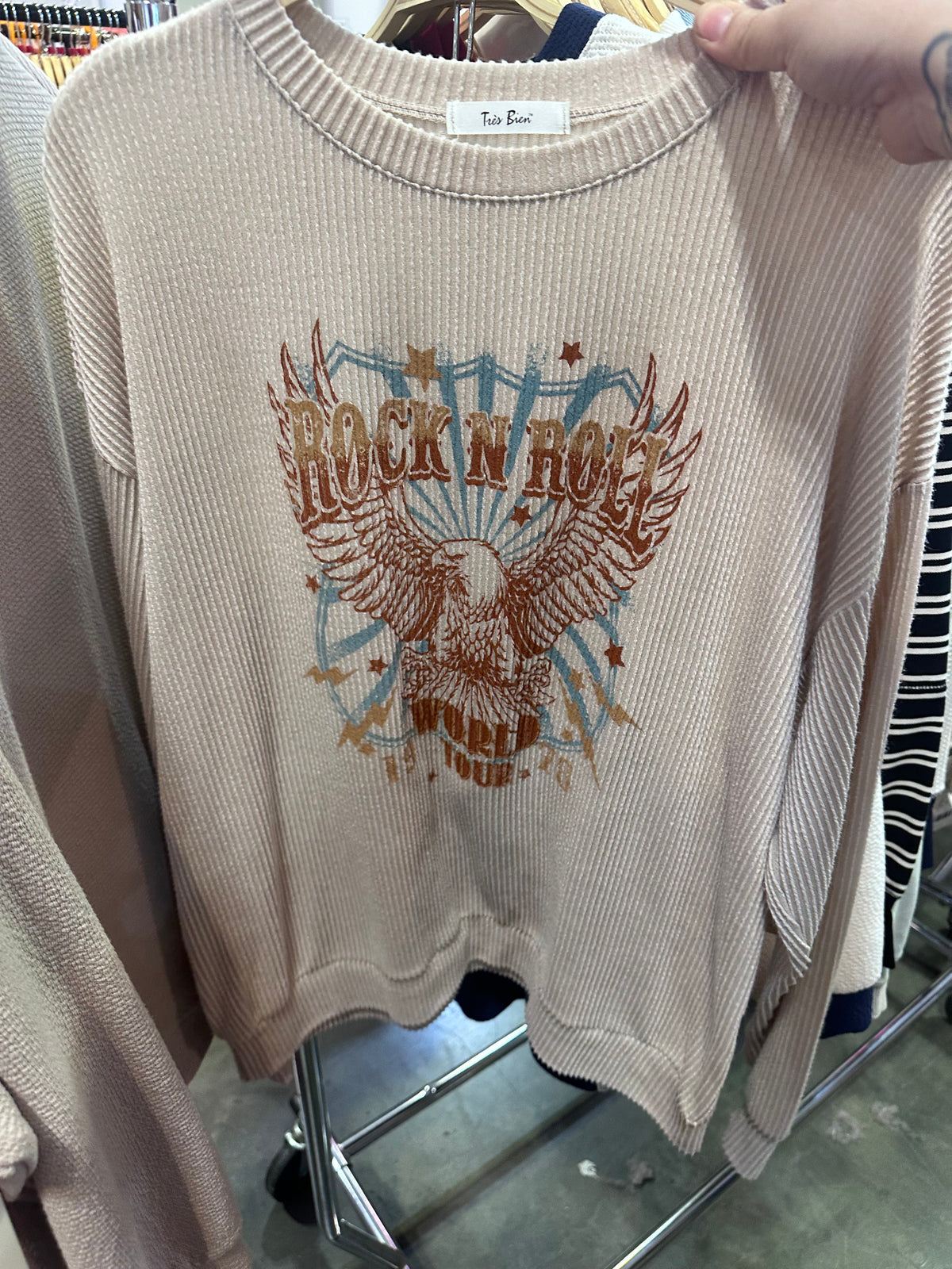 "ROCK AND ROLL WORLD TOUR" RIBBED LONG SLEEVE GRAPHIC TOP