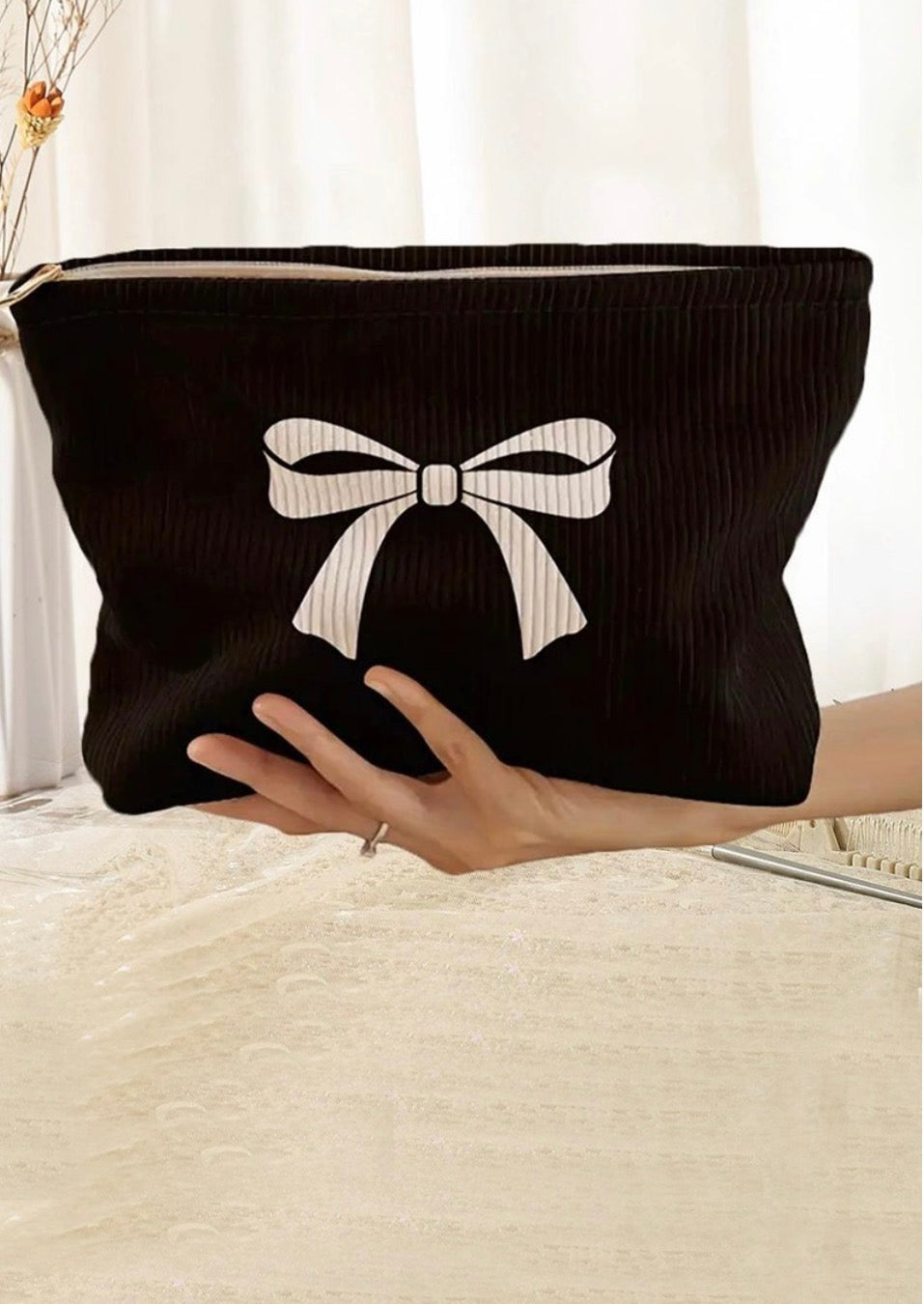 Bowknot pattern makeup cosmetic clutch bag